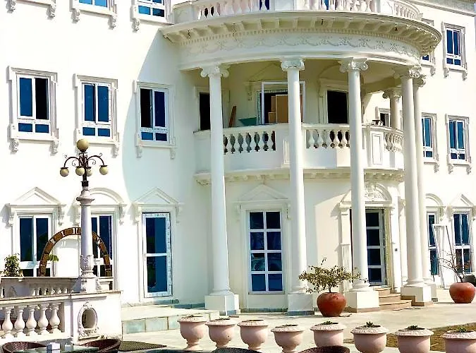 Dream Palace Hotel