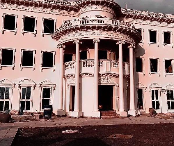 Dream Palace Hotel